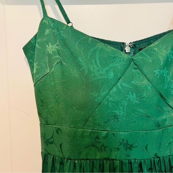 Lulus Women’s Chic Sensibility Dark Green Satin Jacquard Pleated Midi Dress Sz M - Picture 14 of 14